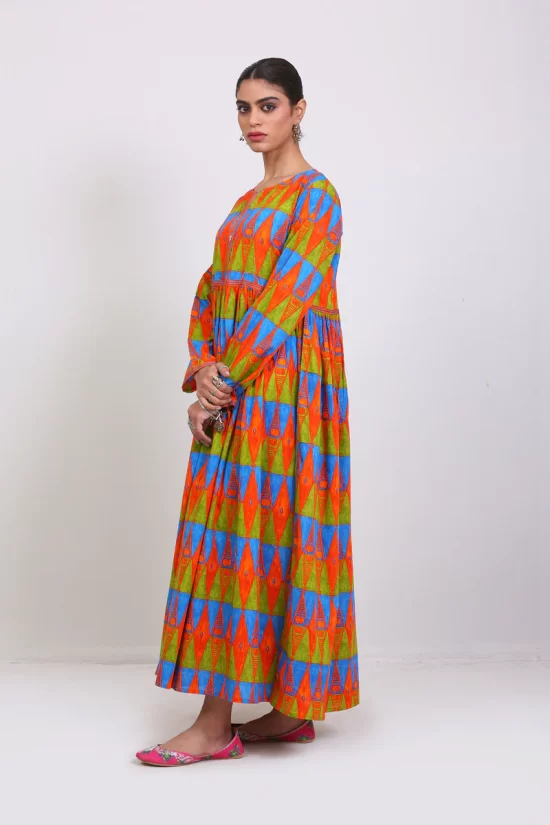 S23B5618_Green_3_800x1200