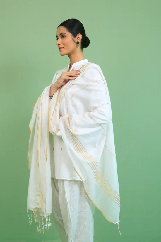 S23W7723_White_1_700x