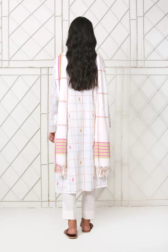 s22c1665_offwhite_3_700x